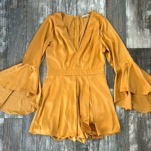 Charlotte Russe Beautiful Shorts Jumpsuit, Size Medium